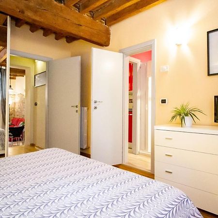 Antica Piazza Apartment By Tuscanywego Lukka Zewnętrze zdjęcie