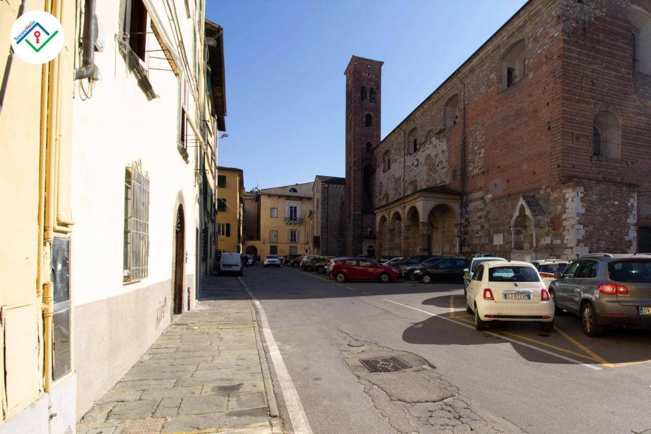 Antica Piazza Apartment By Tuscanywego Lukka Zewnętrze zdjęcie